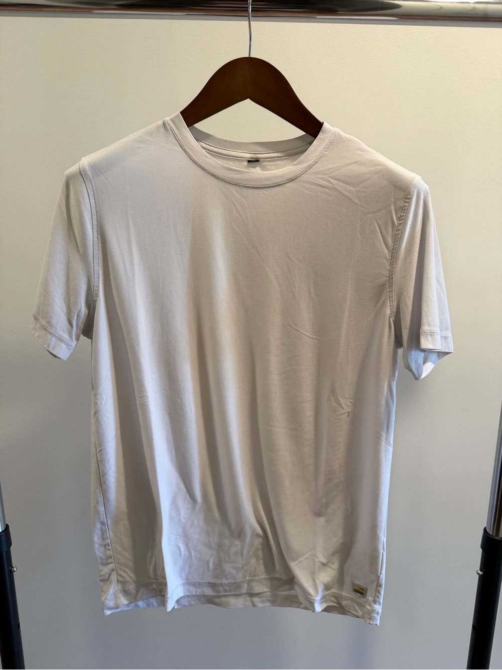Vuori White Short Sleeve Crew T-Shirt